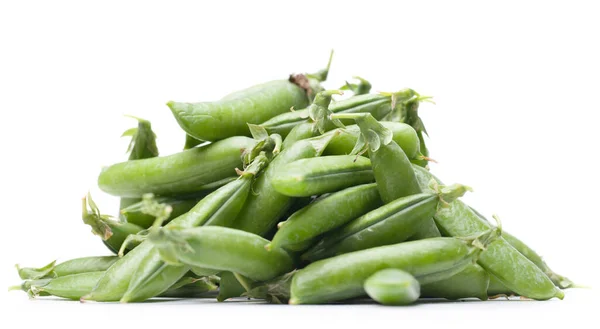 Guisantes Frescos Verdes Aislados Sobre Fondo Blanco —  Fotos de Stock