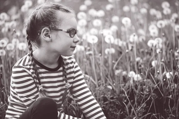 Beautiful Emotional Girl Glasses Playing Dandelions Childhood Concept — Stock Photo, Image