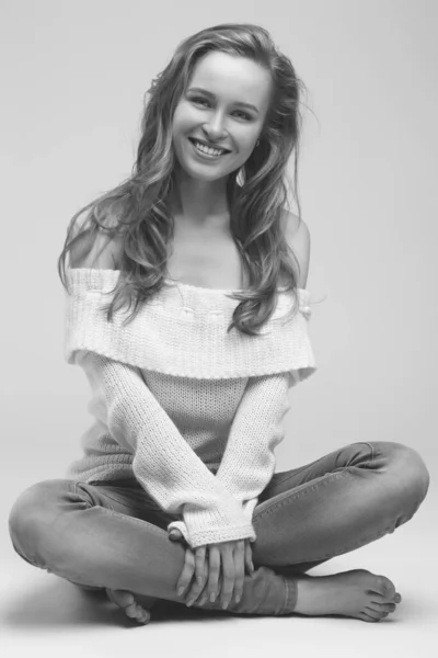 Beautiful Young Girl Posing Sitting White Background Blonde White Sweater — Stock Photo, Image