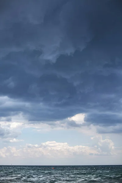 Mauvais Temps Une Tempête Commence Sur Mer Des Nuages Bleu — Photo