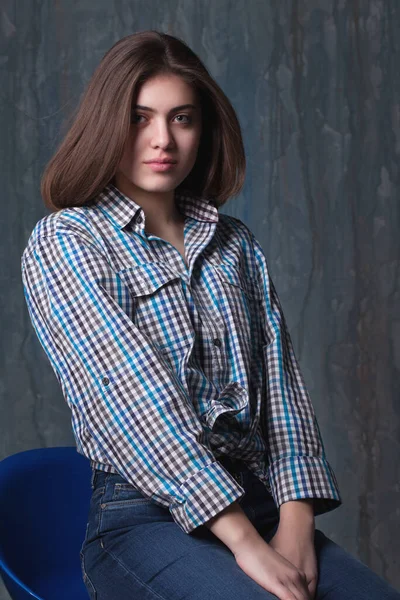 Retrato Uma Bela Jovem Quarto — Fotografia de Stock