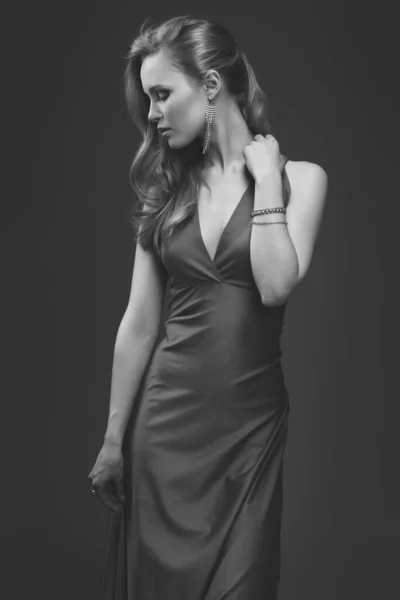 Alluring Sexy Girl Evening Dress Posing Dark Background — Stock Photo, Image