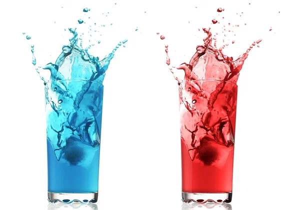 Лед Падает Стакан Цветными Фруктовыми Напитками — стоковое фото