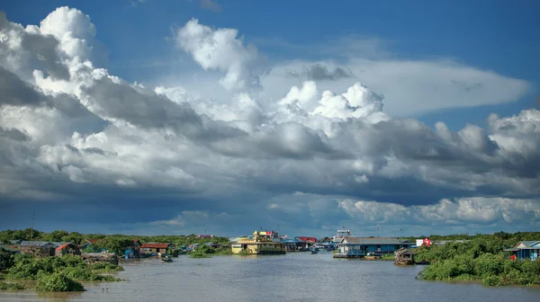 Pueblo Pesquero Flotante Camboya Tonle Savia Lago — Foto de Stock
