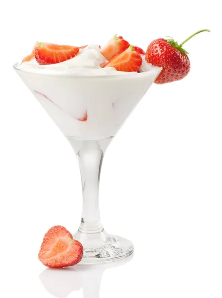 Yoghurt Met Aardbei Een Martini Glas Stockfoto