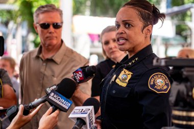 Portland Oregon Polis Şefi Danielle Outlaw
