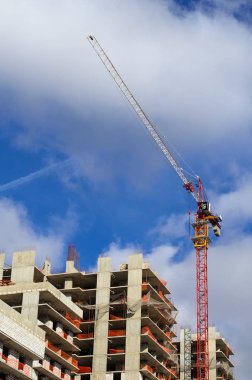 Yeni bir apartman inşaatı.
