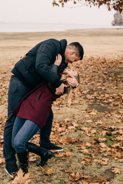 Doğada çift kucaklaşması