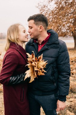 Doğada çift kucaklaşması