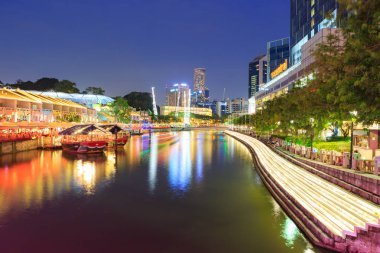 Singapore, Singapur - Eylül, 2017 yaklaşık: Clarke Quay Singapur şehir gece, Singapur.