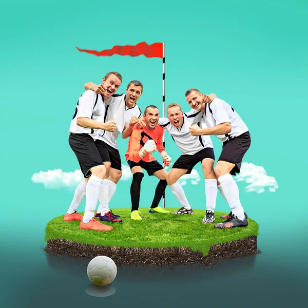 勝たれたサッカーまたはフットボールの試合で 男性プレーヤーを応援の象徴的な絵 — ストック写真