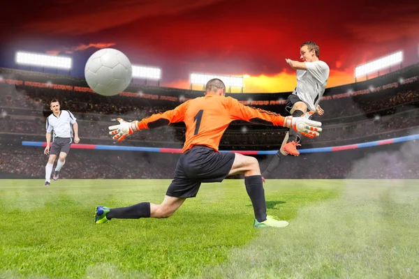 Scener Från Fotboll Eller Fotboll Spel Med Manliga Spelare — Stockfoto