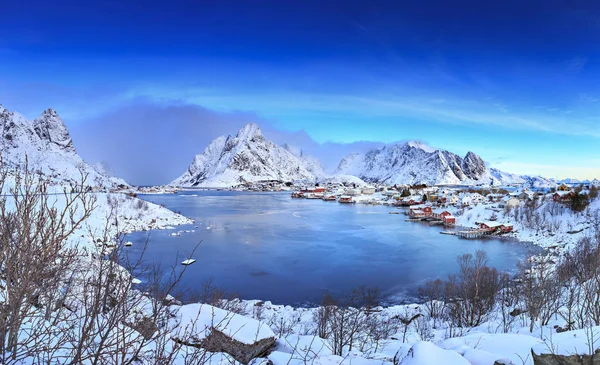 Χωριό Του Ψαρά Reine Νησιά Lofoten Της Νορβηγίας — Φωτογραφία Αρχείου