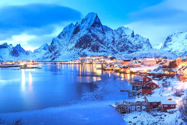 Das Fischerdorf Reine Auf Den Lofoten Bei Nacht Norwegen — Stockfoto