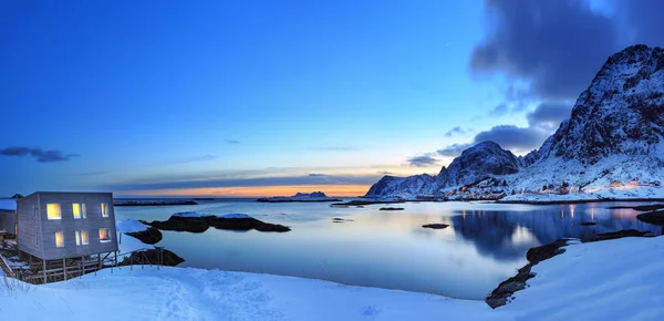 Gece Norveç Balıkçı Köyü Sorvagen Lofoten Adaları — Stok fotoğraf