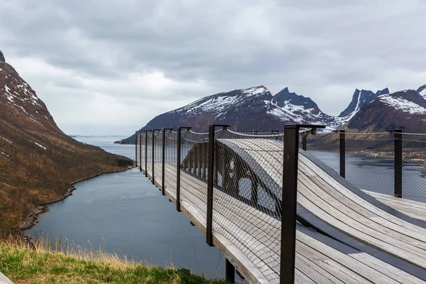 Vista Bergsfjorg Isla Senja Más Allá Del Círculo Polar Noruega —  Fotos de Stock