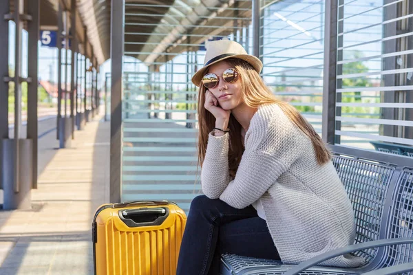 Portrait Teenage Girl Suitcase Railway Station — Stock Photo, Image
