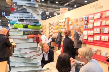 Leipzig, Almanya - 16 Mart 2018: Kitap Fuarı Leipziger Buchmesse 2018 yılında Leipzig, Almanya