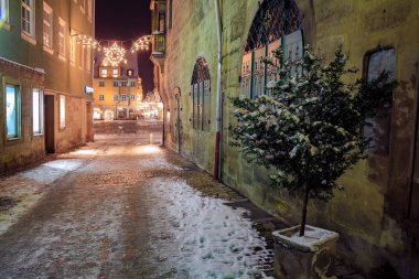 Coburg, Almanya - Ocak 2010 yaklaşık: Coburg gece, Bavyera, Almanya kış sokaklarında.