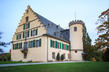 Coburg, Almanya - Ekim 2015 yaklaşık: Rosenau chateau yakınındaki Coburg Almanya geceleri