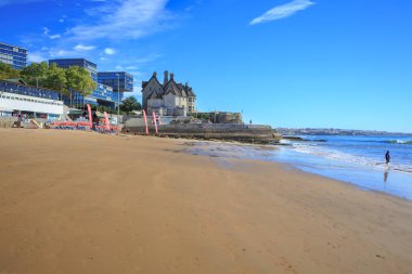 Cascais, Portekiz - Circa Oktober 2016: Praia da Conceicao beach Cascais, Portekiz
