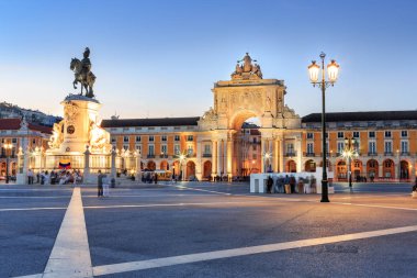 Lisbon, Portekiz - Ekim, 2016 yaklaşık: Praça yapmak Comercio Lizbon şehir gece, Portekiz.