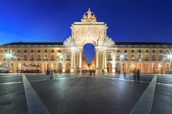 Lisbon, Portekiz - Ekim, 2016 yaklaşık: Praça yapmak Comercio Lizbon şehir gece, Portekiz.