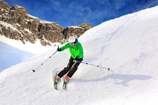 Motorista Esqui Pista Alpes Por Lech Áustria — Fotografia de Stock