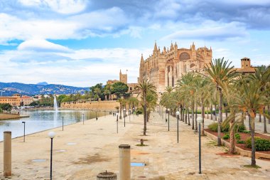 Palma De Mallorca, Mallorca, Balearic Adaları, İspanya - Circa Mai, 2016: Mallorca Palma de Mallorca 'da Santa Iglesia Katedrali, İspanya