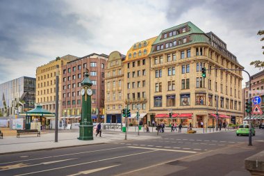 Düsseldorf, Almanya - Eylül, 2016 yaklaşık: Düsseldorf, Sokak sahneler. Koenigsallee sokak Dusseldorf, Almanya.