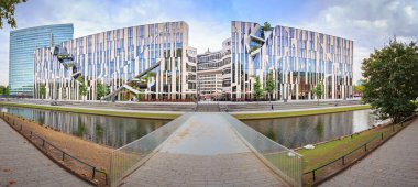 Düsseldorf, Almanya - Eylül, 2016 yaklaşık: Koe-Bogen alışveriş merkezi Düsseldorf şehir Almanya.