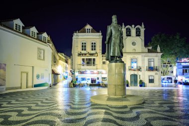 Cascais, Portekiz - Ekim, 2016 yaklaşık: Cascais sokaklar geceleyin, Cascais, Portekiz
