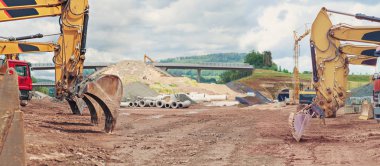 Bir neu otoyol bölümü inşaatı