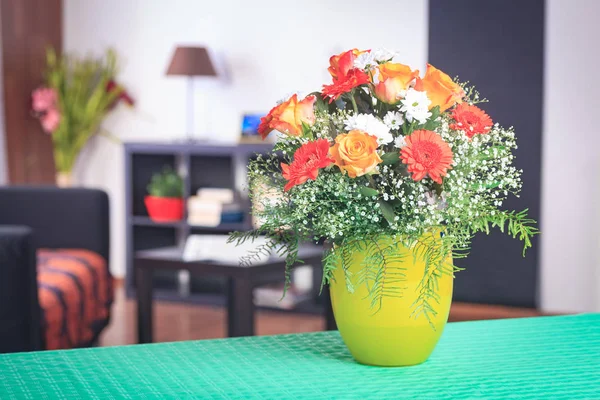 Ramo Rosas Mamás Ranúnculos Gerberas — Foto de Stock