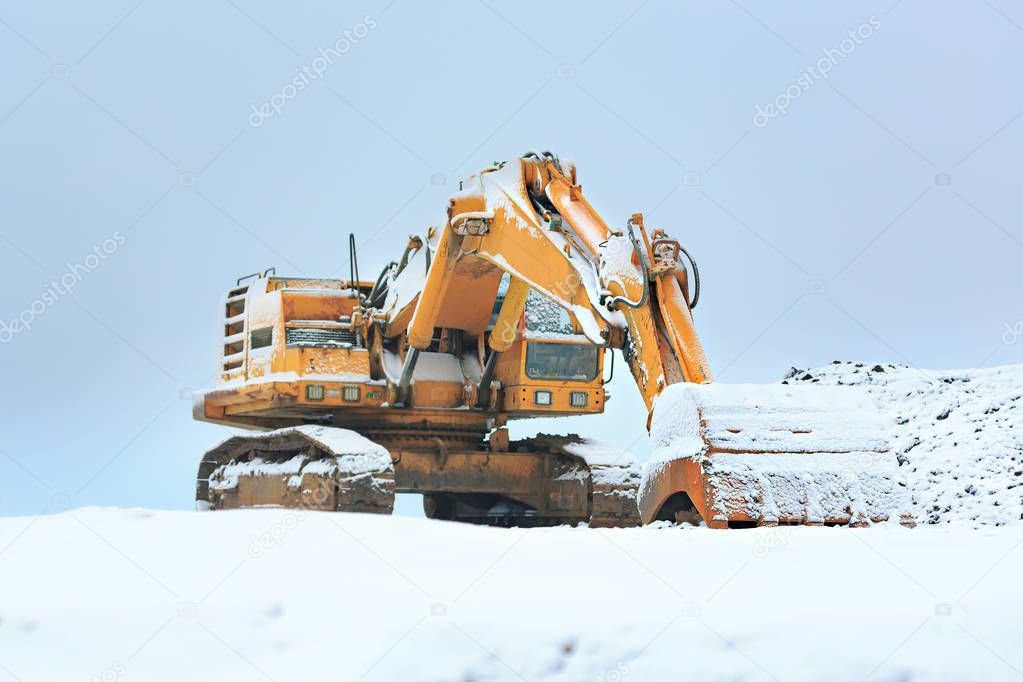 Working stopp of construction machinery during the cold winter months