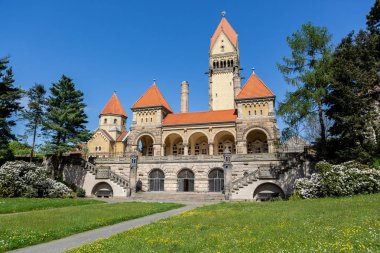 Leipzig, Almanya - Mart, 2018 yaklaşık: Güney mezarlığı, orijinal adı Suedfriedhof, Almanya'da Leipzig şehirdeki chapel binalar