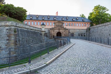 Erfurt, Almanya - Mart, 2018 yaklaşık: Zitadelle Petersberg Almanya'da Erfurt şehrin