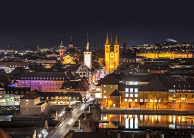 Wuerzburg Almanya'da townscape gece