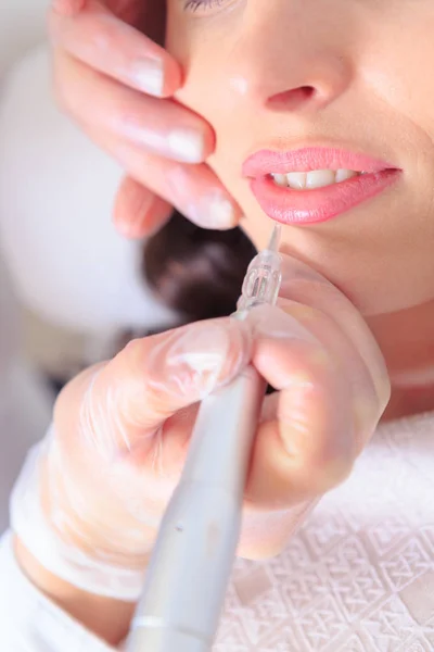Closeup Female Face Receiving Permanent Makeup Treatment Beauty Salon — Stock Photo, Image