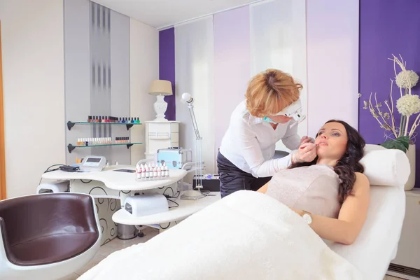 Closeup Female Face Receiving Permanent Makeup Treatment Beauty Salon — Stock Photo, Image