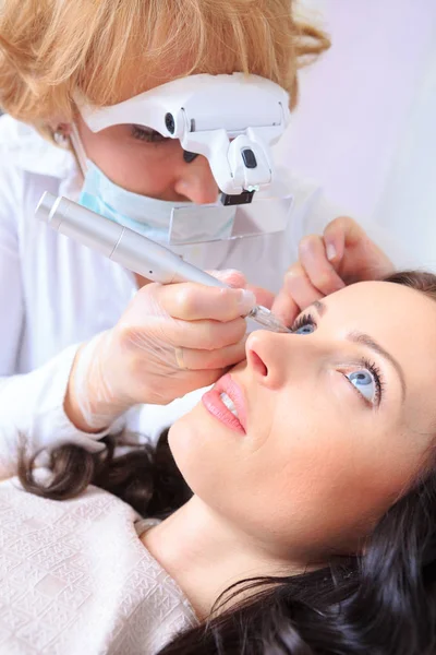 Closeup Female Face Receiving Permanent Makeup Treatment Beauty Salon — Stock Photo, Image