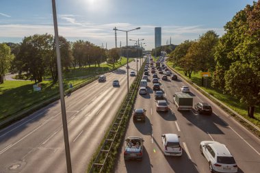 Münih, Bavyera, Almanya - Eylül, 2018 yaklaşık: Trafik sıkışıklığı Münih, Almanya.