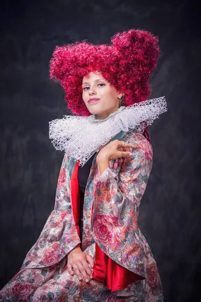 Studio Portret Van Een Jonge Vrouw Een Theatrale Kostuum — Stockfoto