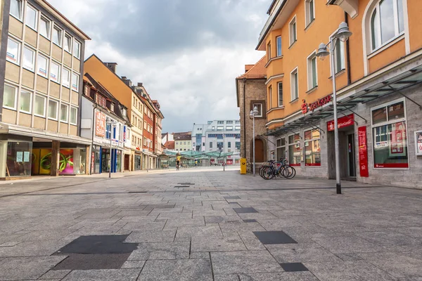 La plaza Rossmarkt y el paisaje urbano de Schweinfurt — Foto de Stock