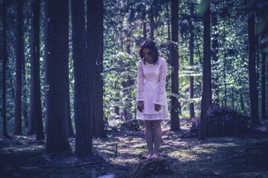 Genç cadı portresi