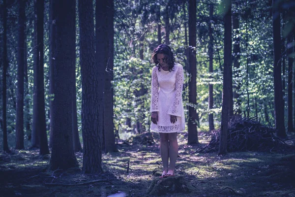 Genç cadı portresi