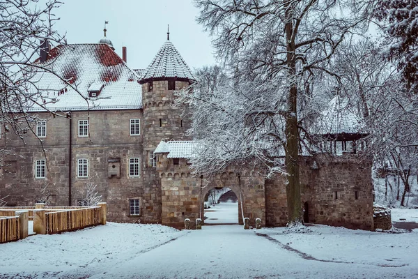 Замок Унтерсимау в снегу — стоковое фото
