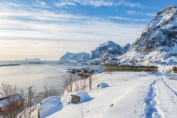 Pueblo de Sorvagen en las islas Lofoten — Foto de Stock