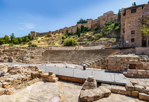 Romeins Colosseum en Alcazaba-Paleis van Malaga — Stockfoto