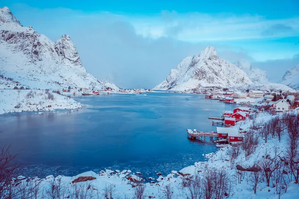 Reines Dorf auf den Lofoten — Stockfoto